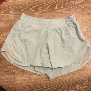 Lululemon Hotty Hot Short 4"